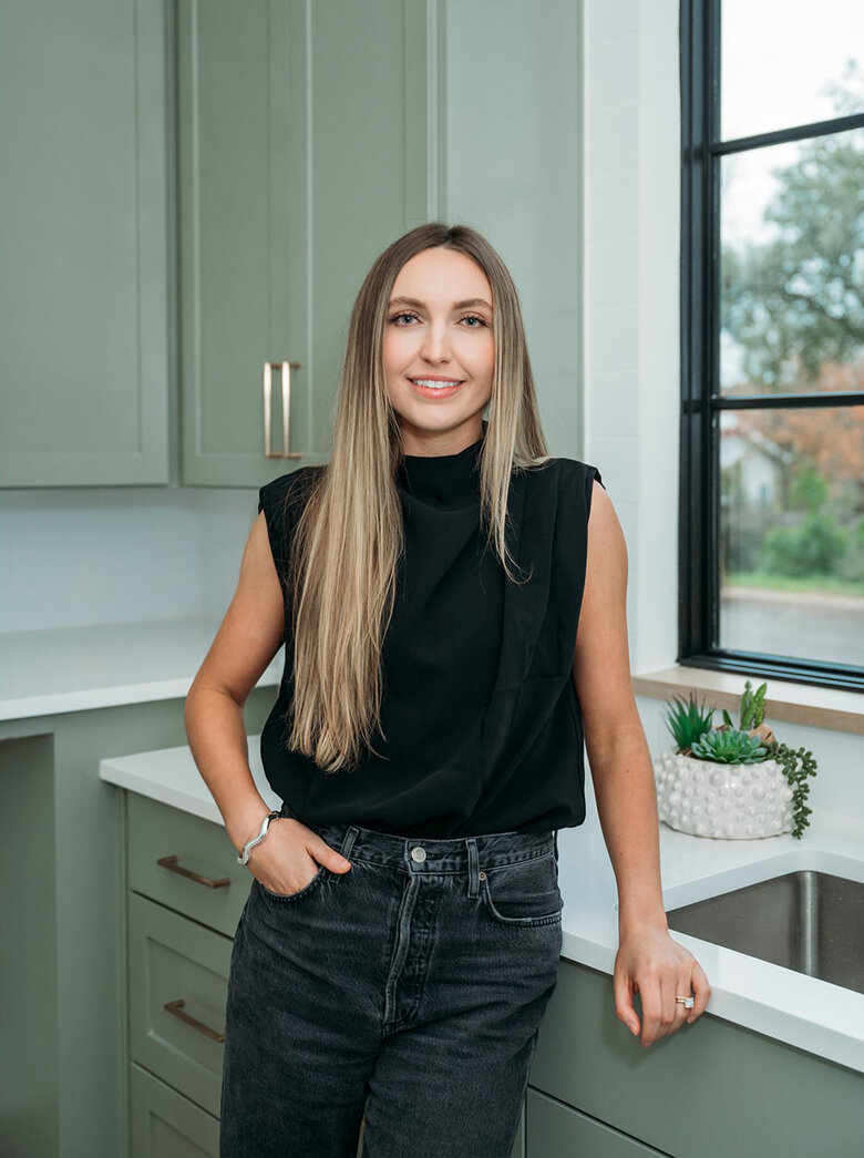 Lauren Holamon, MODUS Real Estate